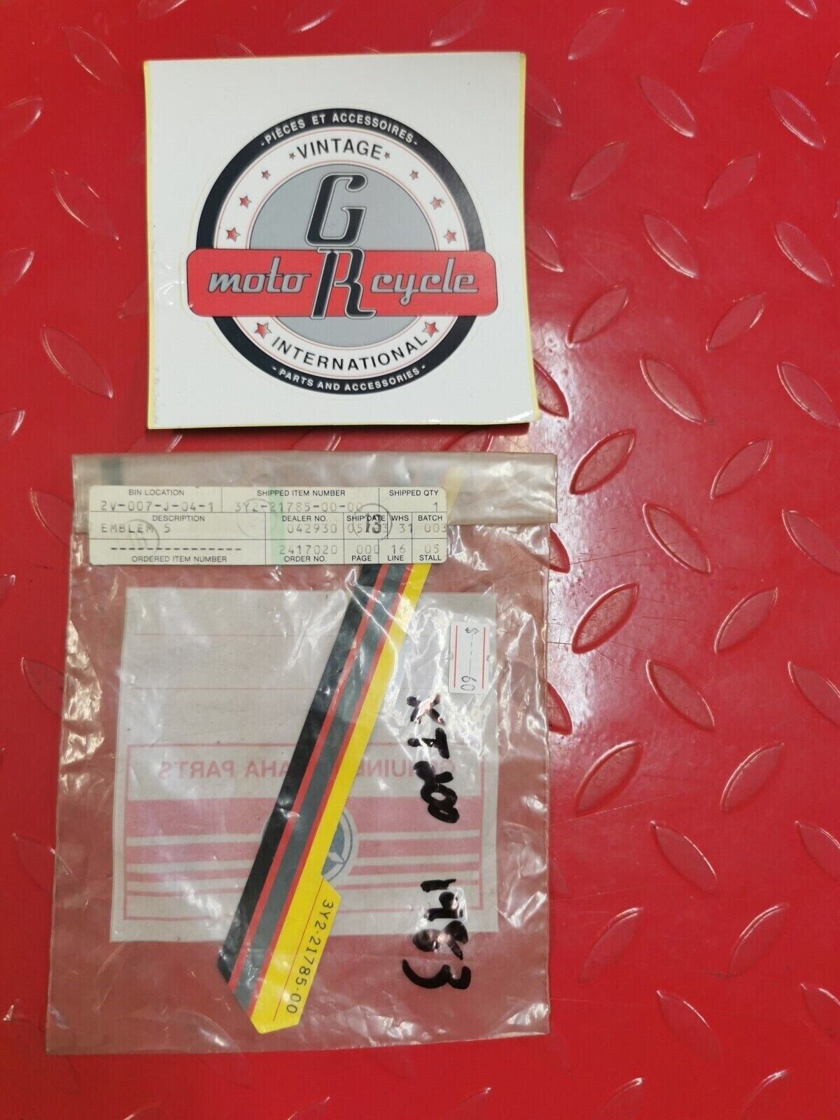 NOS YAMAHA XT200 1983 EMBLEM 5 DECAL 3Y2-21785-00-00 Y28