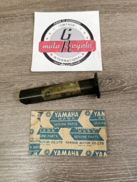 NOS YAMAHA FJ600 SR250 SR500 XJ600 XS400 FOOTREST REAR 447-27431-00-00 Y191