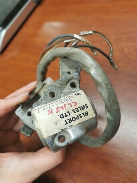 NOS Honda CL175 K3 LIGHT SWITCH 35300-305-305 H97