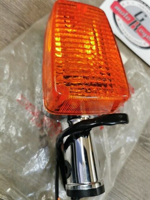 NOS HONDA GL1100 WINKER ASSY L RR 33650-MB9-671 SUB BY 33650-MB9-672  H74