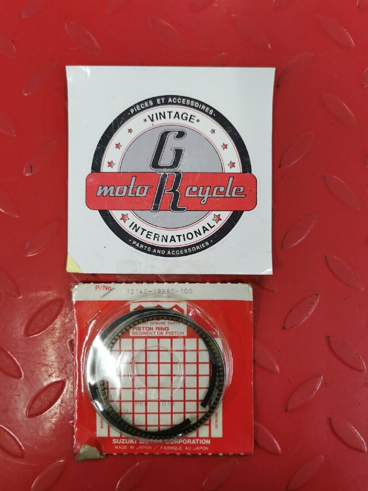 NOS SUZUKI PISTON RING SET OS 1.0 12140-19B80-100 S11