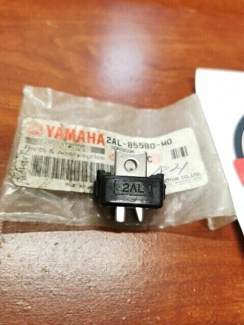 NOS Yamaha YFS200 YSR50 PULSER COIL 2AL-85580-M0-00 Y102