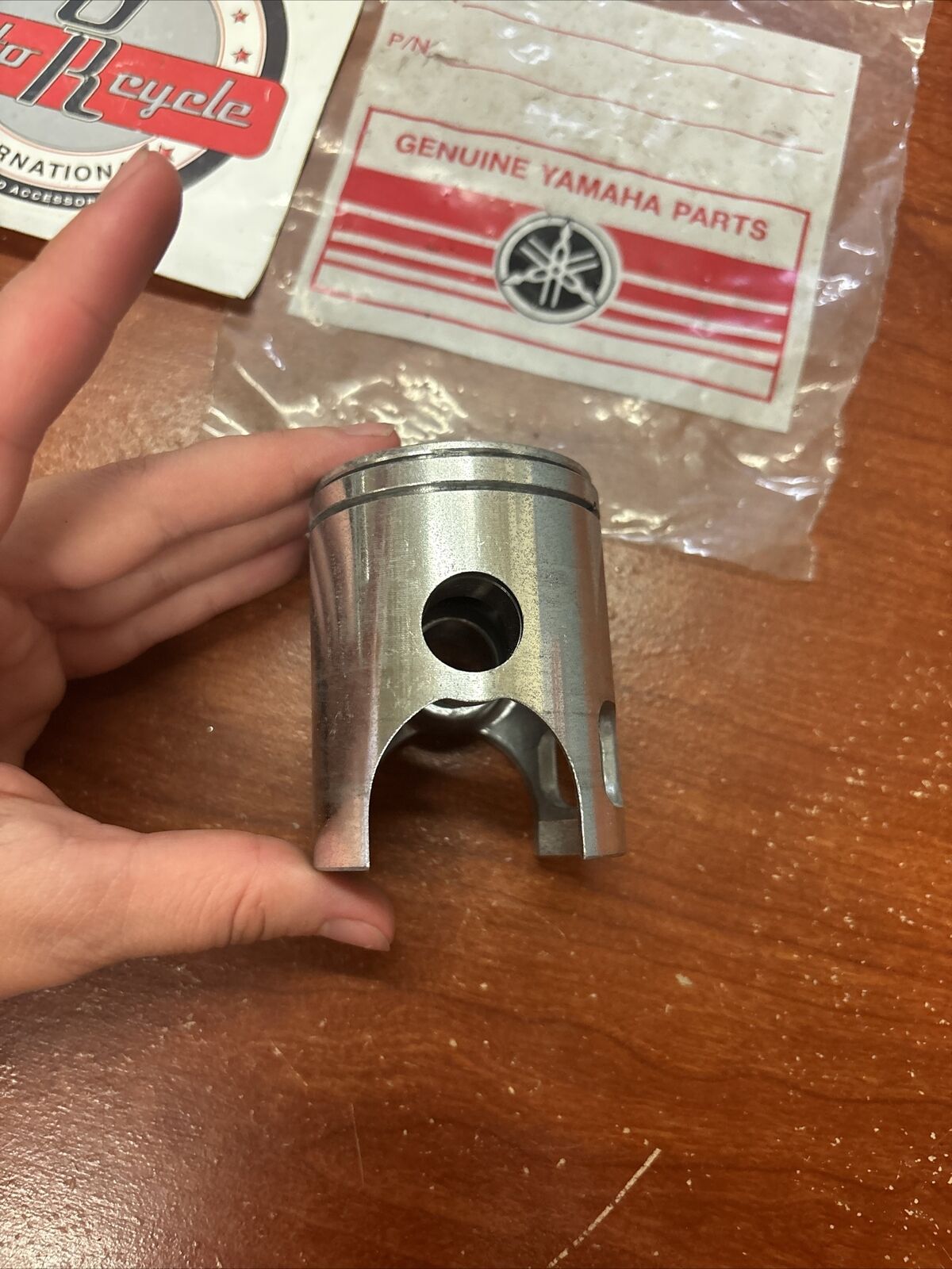 NOS Yamaha 1973 1974 1975 RD250 PISTON STD 361-11631-00-98 SUB 361-11631-03 Y175