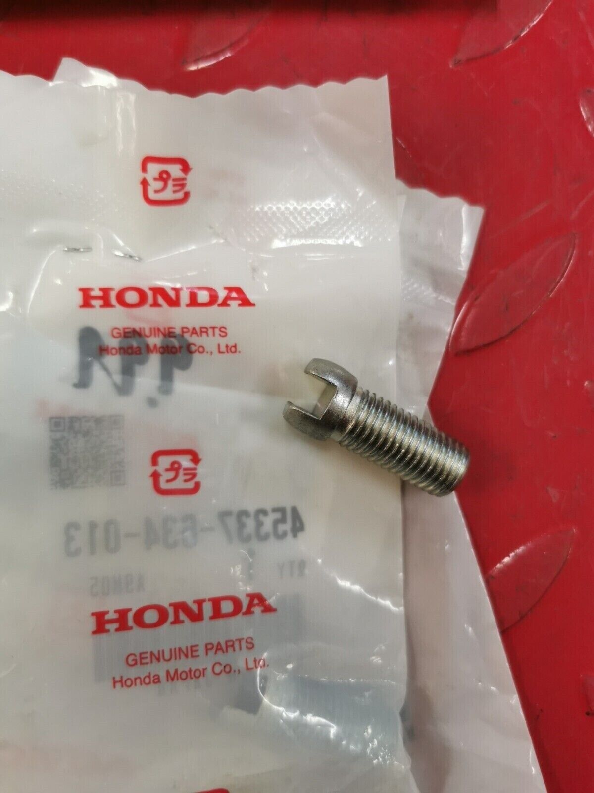 NOS Honda TRX350 TRX300 TRX400 TRX250 ADJUSTING SCREW 45317-634-013 H32
