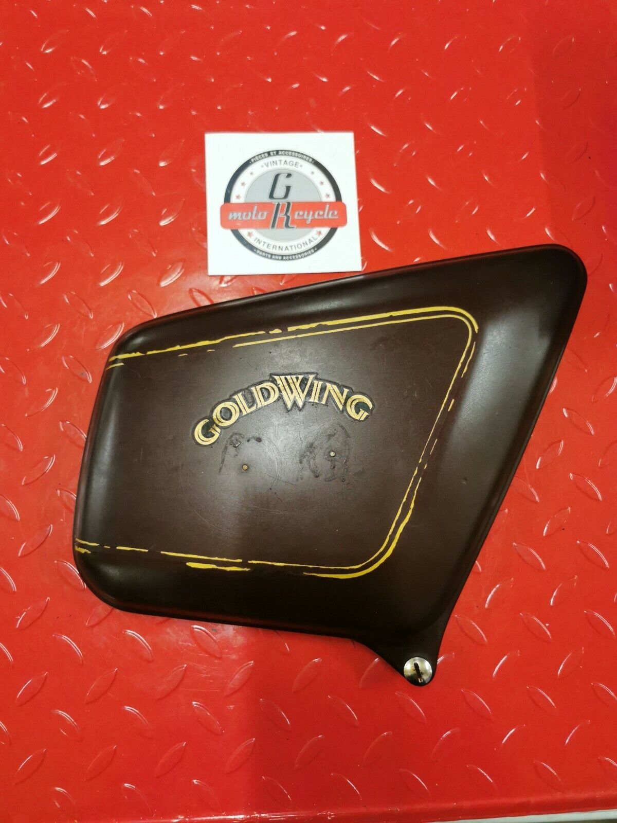 Honda GL1000 1976 goldwing 1000 Gold wing right side cover panel fairing limited