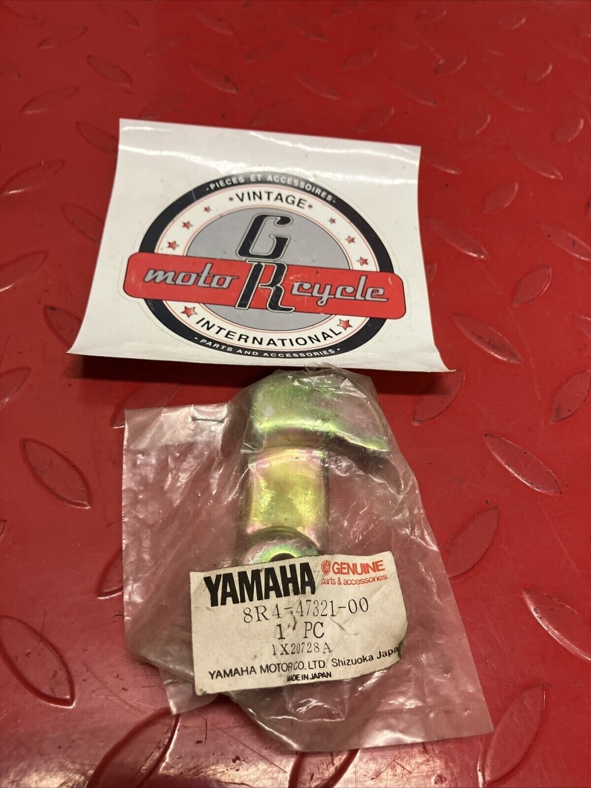 NOS YAMAHA RUNNER EXTENSION CAP 8R4-47321-00-00 Y62