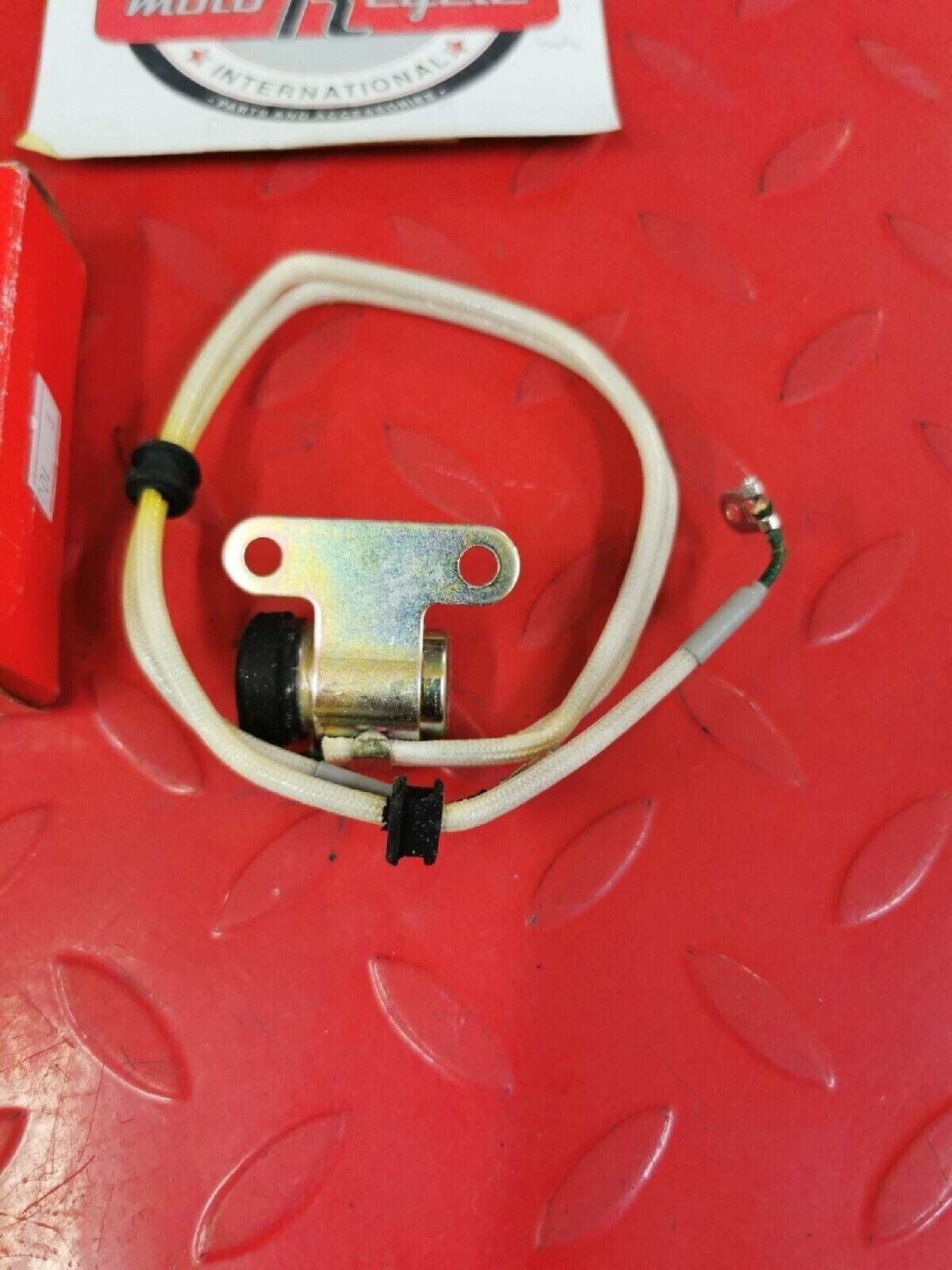 NOS HONDA CA77 CA72  CONDENSER 30250-259-044  H39