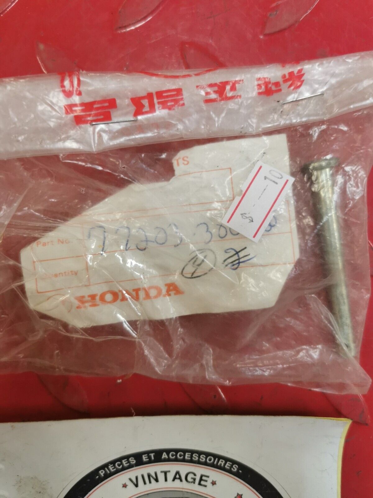 NOS Honda 1976 CB750K SEAT HINGE BAR 77203-300-000 H26