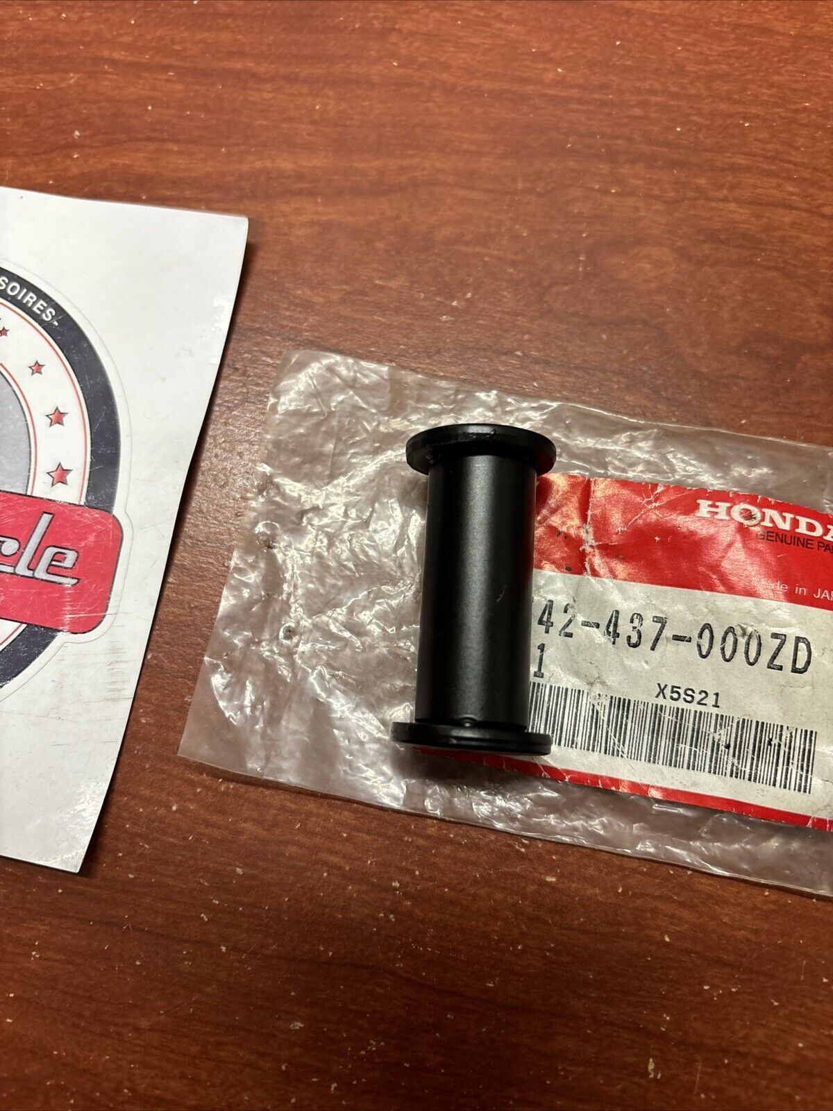 NOS Honda 1983 1984 XR200 LEFT ENGINE DISTANCE COLLAR BLACK 90742-437-000ZD H169
