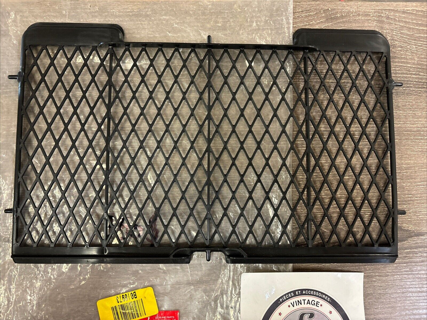 NOS Honda 1986 - 1989 TRX250R RADIATOR GRILL 19033-HB9-770 H119