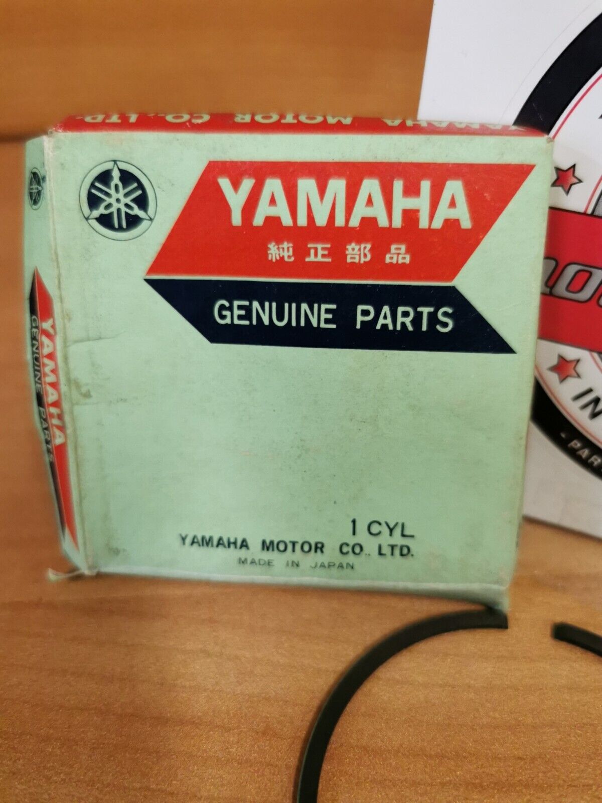 NOS YAMAHA  R5  1970 - 1972  PISTON RING SET STD  278-11610-01-00 Y48