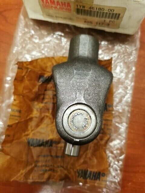 NOS Yamaha YFM350 REAR CROSS JOINT 1YW-46180-00-00 SUB. 1YW-46180-02-00 Y102
