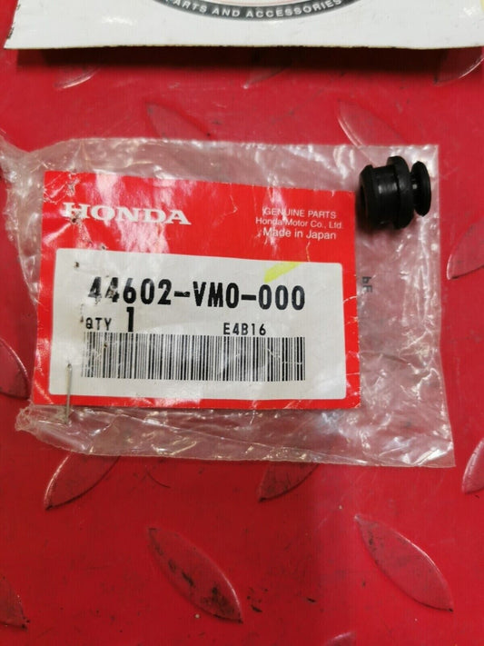 NOS Honda FL350 TRX250 TRX200 FL400 GROMMET, WHEEL HUB 44602-VM0-000 H27