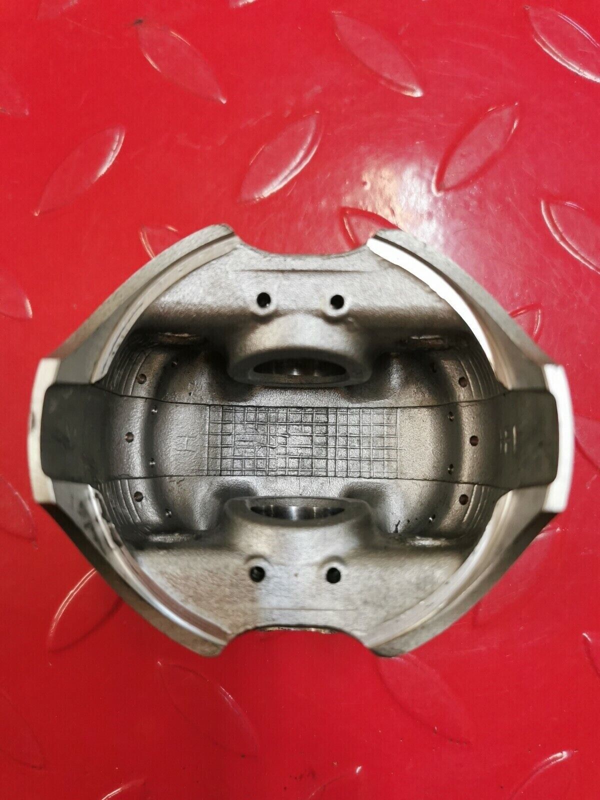 NOS Honda 1987 - 1992 TRX250X PISTON (OVER SIZE) (0.25) 13102-HC0-305 H9