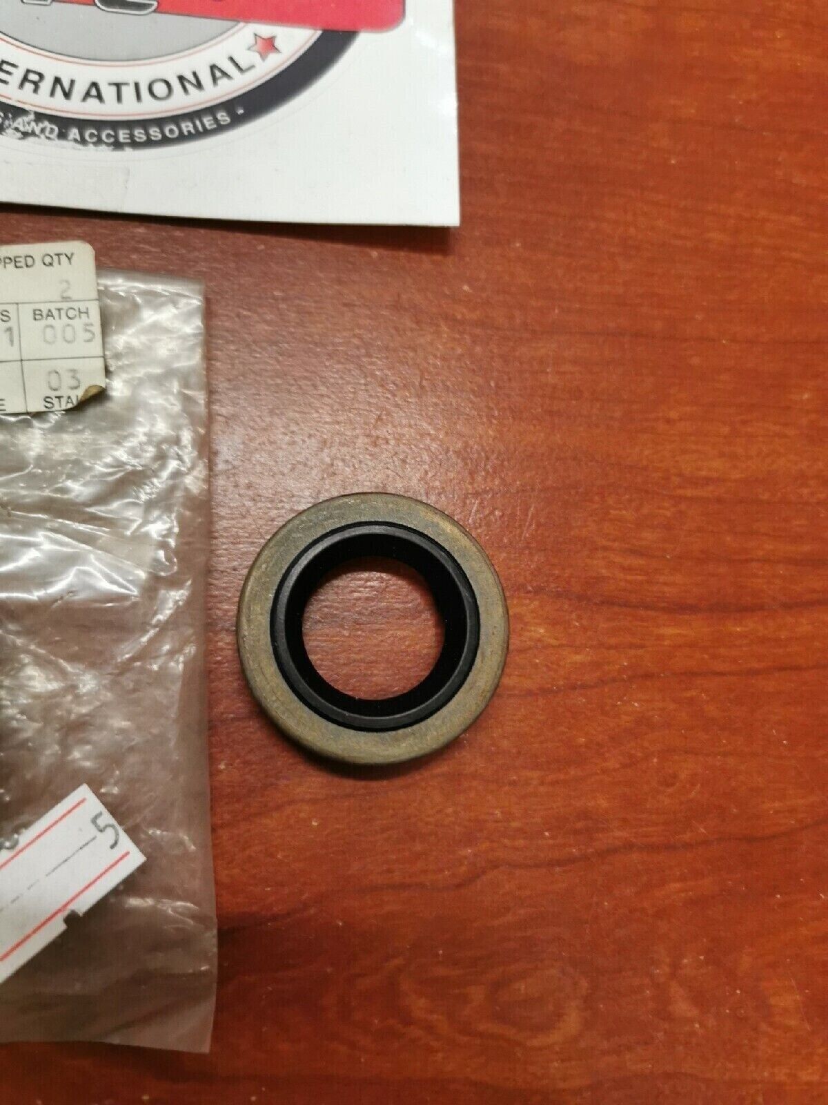 NOS Yamaha REAR WHEEL OIL SEAL 93104-21016-00 Y70