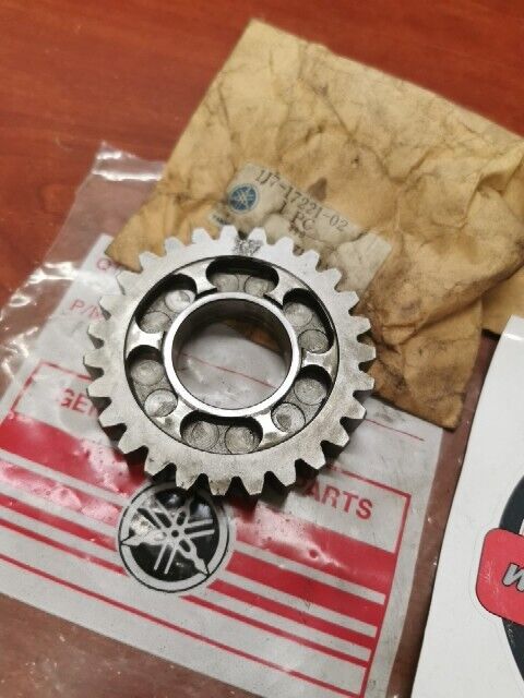 NOS Yamaha XS750 2ND WHEEL GEAR 1J7-17221-02-00 SUB 1J7-17221-03-00 Y153