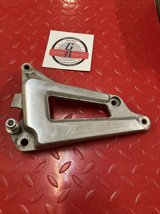 Yamaha XV500 Virago 500 left muffler silencer bracket footpeg holder mount