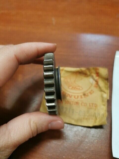 NOS Honda QA50K KICK STARTER PINION 28211-083-000 H99