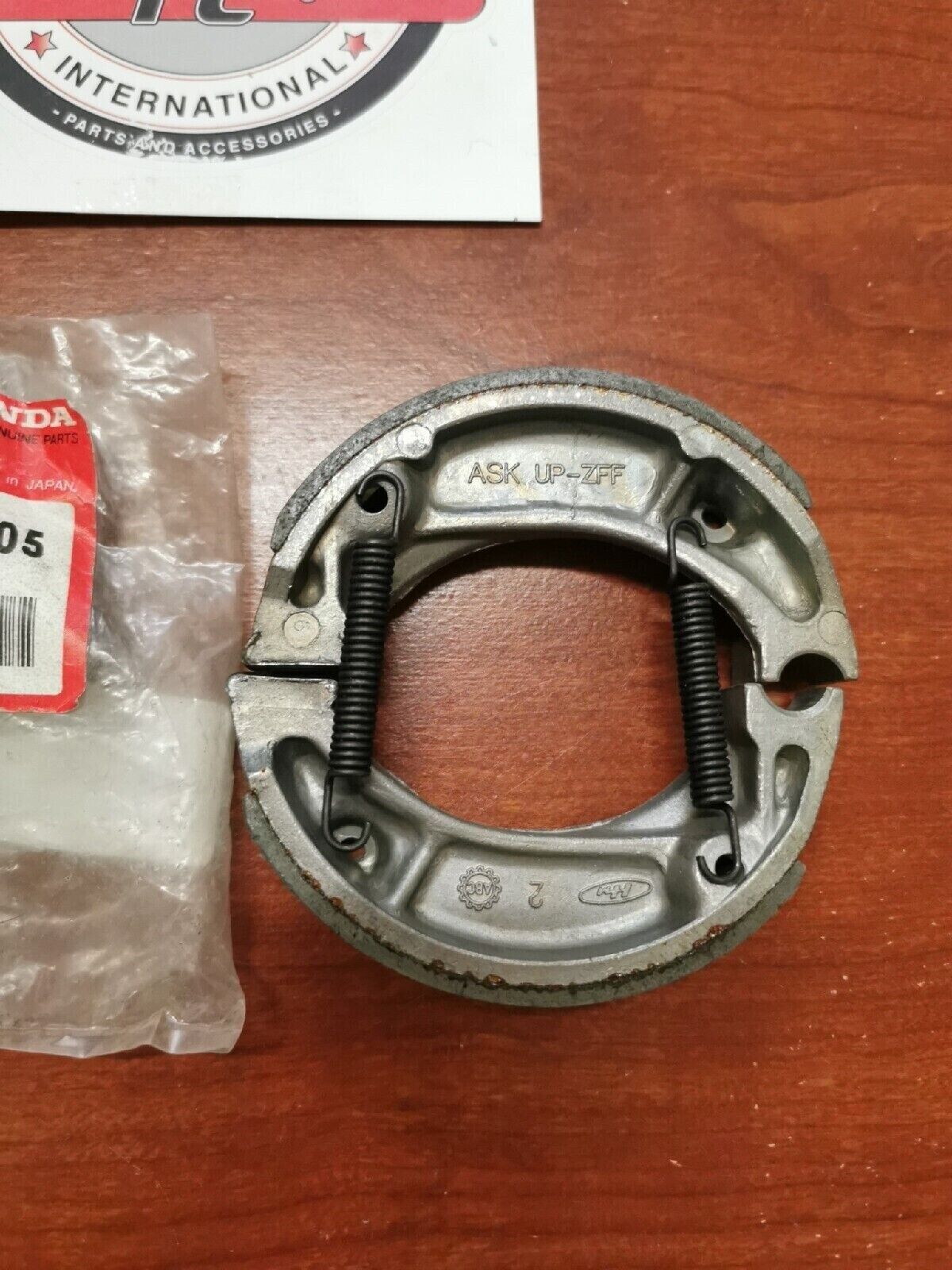 NOS Honda XR80 XR100 NU50 CH80 BRAKE SHOE SET 06450-KJ2-305 H35