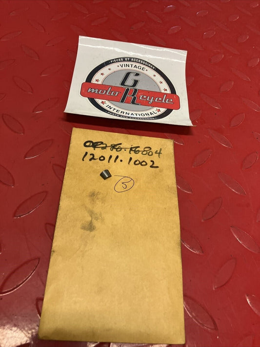 NOS KAWASAKI VALVE SPLIT KEEPER 12011-1002 K18