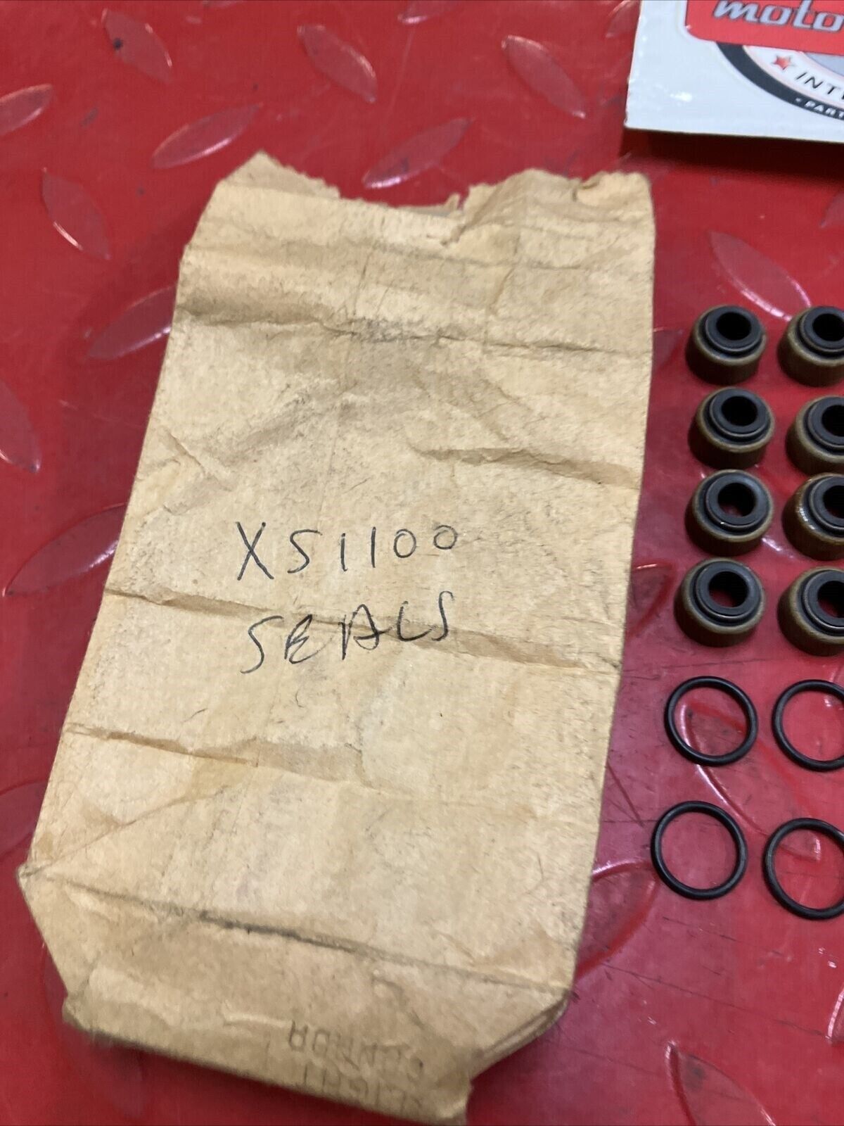 NOS Yamaha XS1100 CYLINDER VALVE SEAL KIT 1J7-12119-01-00 Y35