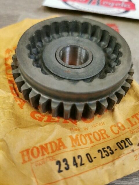 NOS HONDA C72 C77 CA77 CA72 1960 1961 GEAR 35T  23420-253-020 H88