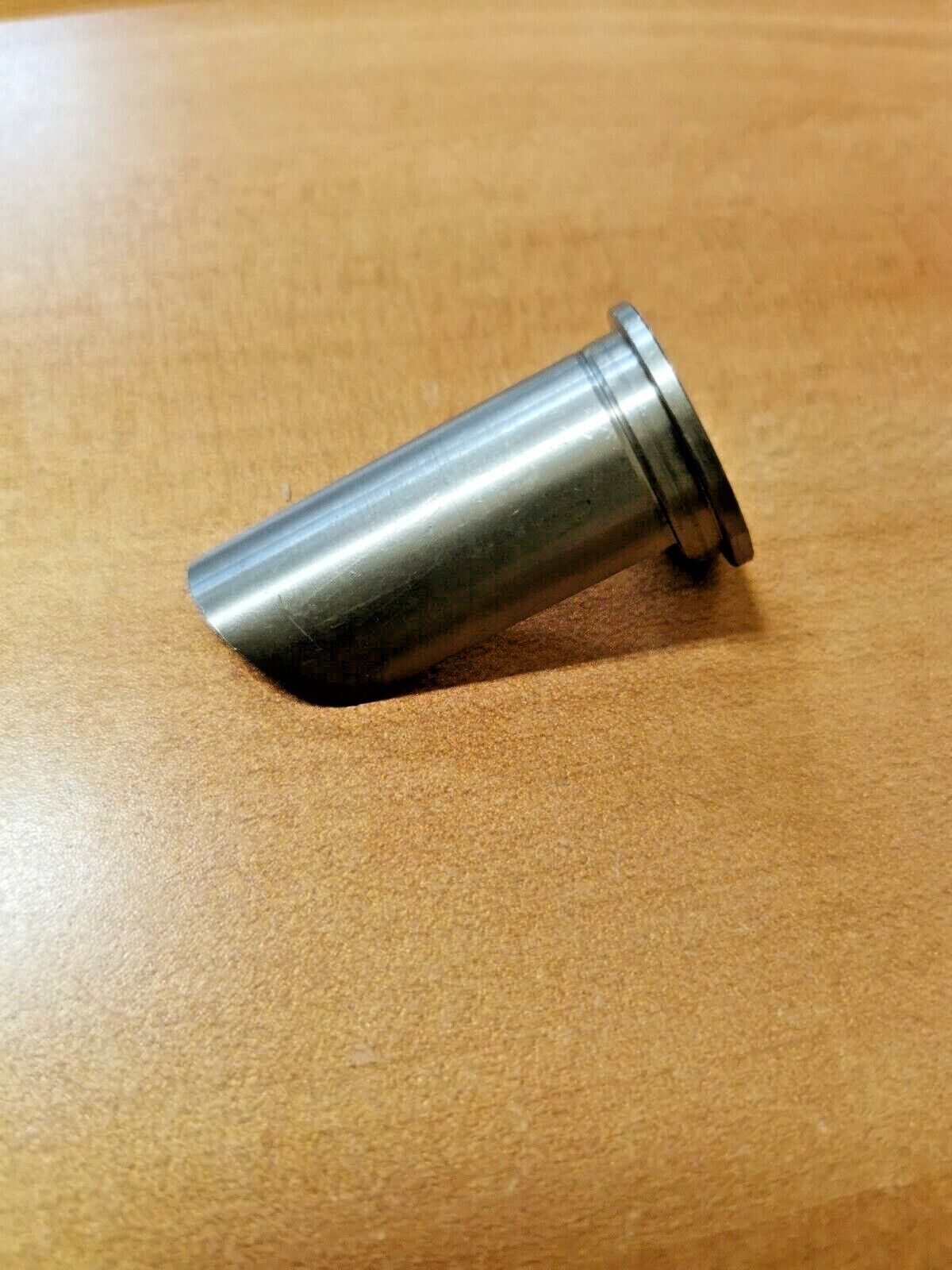 NOS SUZUKI RM125M  RM125S 1989 - 1995  EXHAUST VALVE GUIDE 11262-27C30    S6