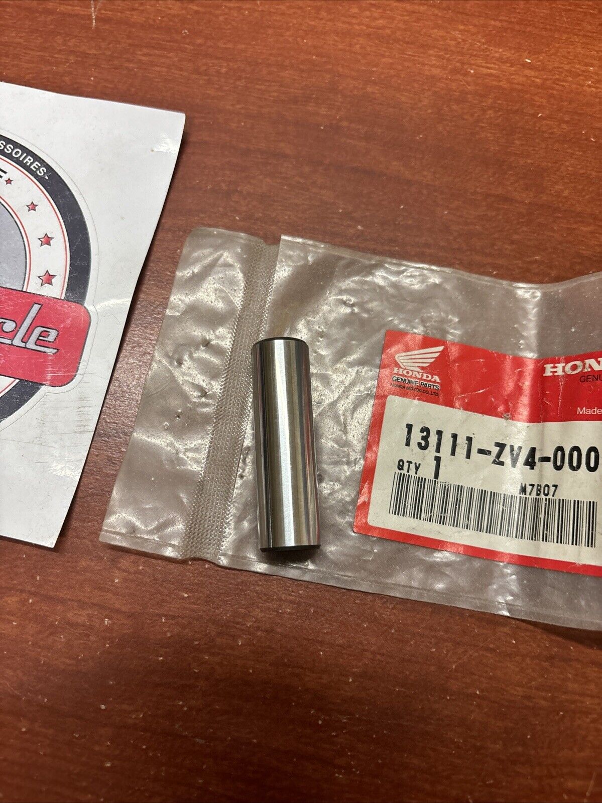 NOS Honda BF9.9 BF15 PISTON PIN 13111-ZV4-000 H183