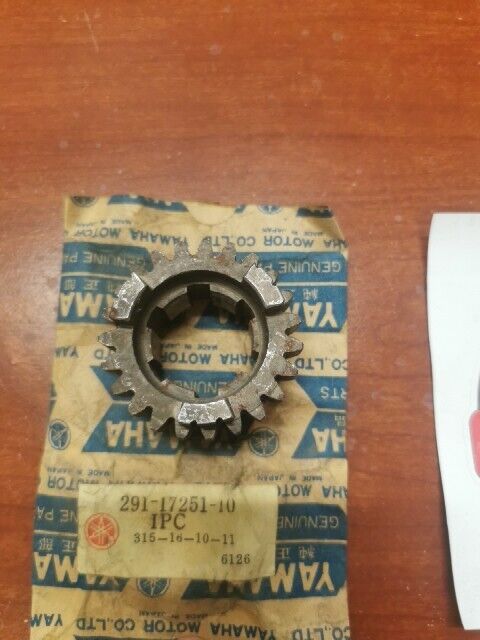 NOS Yamaha 1972 1973 DT2 DT3 5TH WHEEL GEAR 291-17251-10-00 Y141