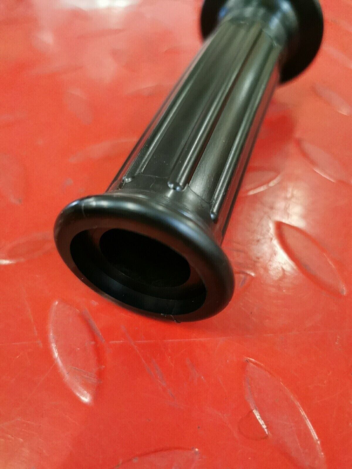 NOS YAMAHA XV250 DT50A 1988 - 2009   GRIP    21A-26241-00-00 Y52