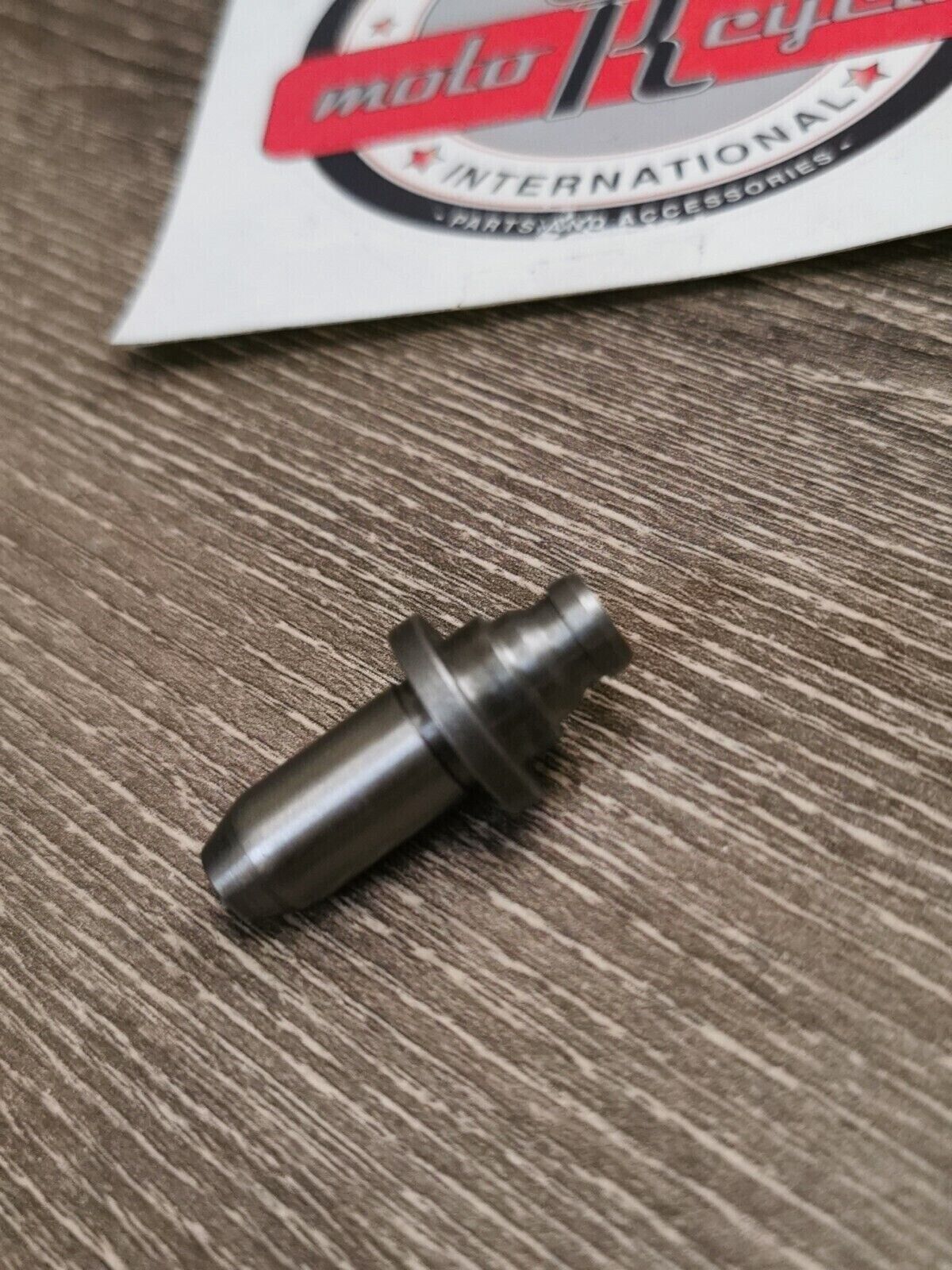 NOS HONDA CB250 VALVE GUIDE 12021-149-405 H56