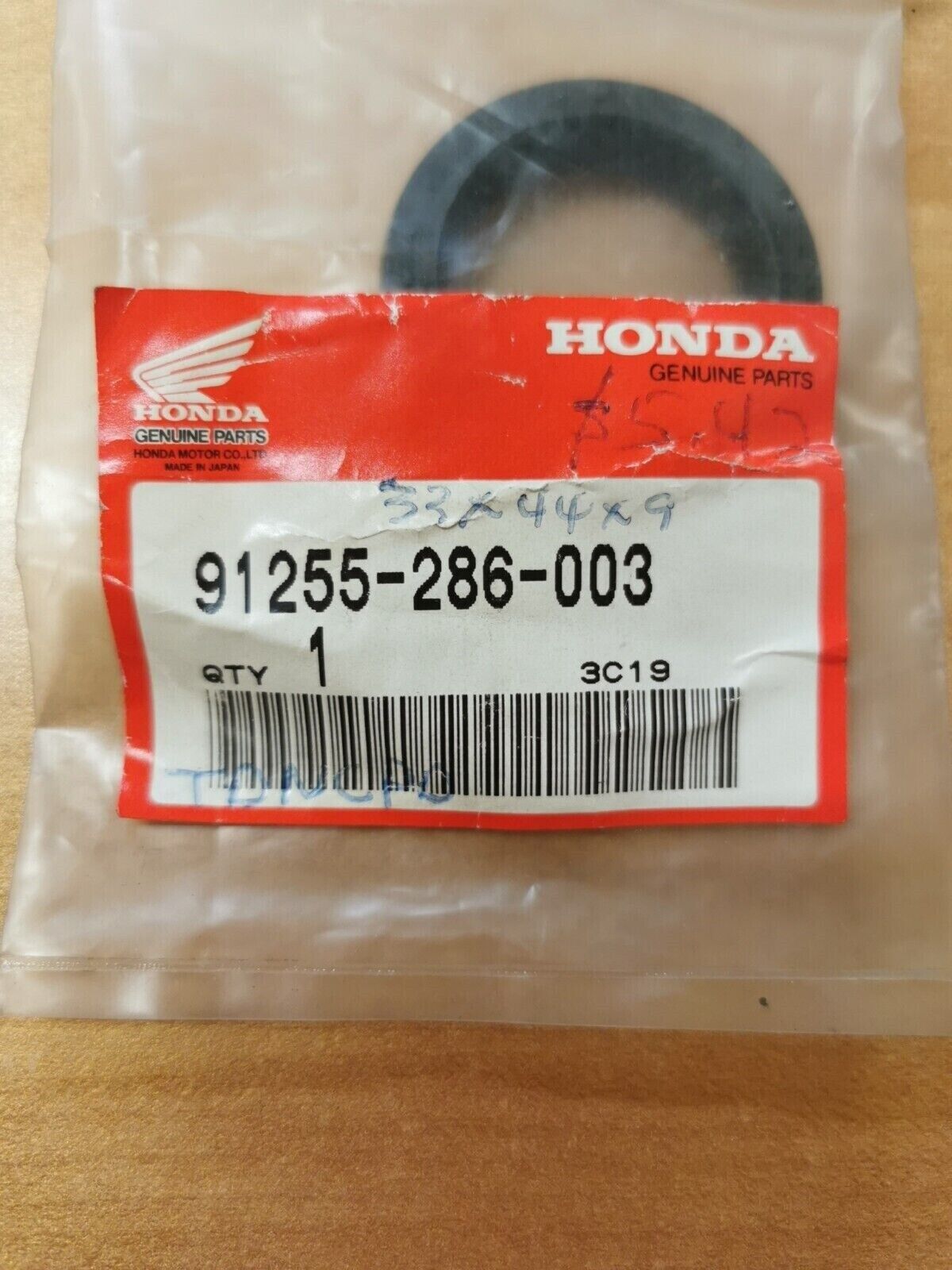 NOS Honda CB350 CL350 SL350 FORK OIL SEAL 91255-286-003 H26