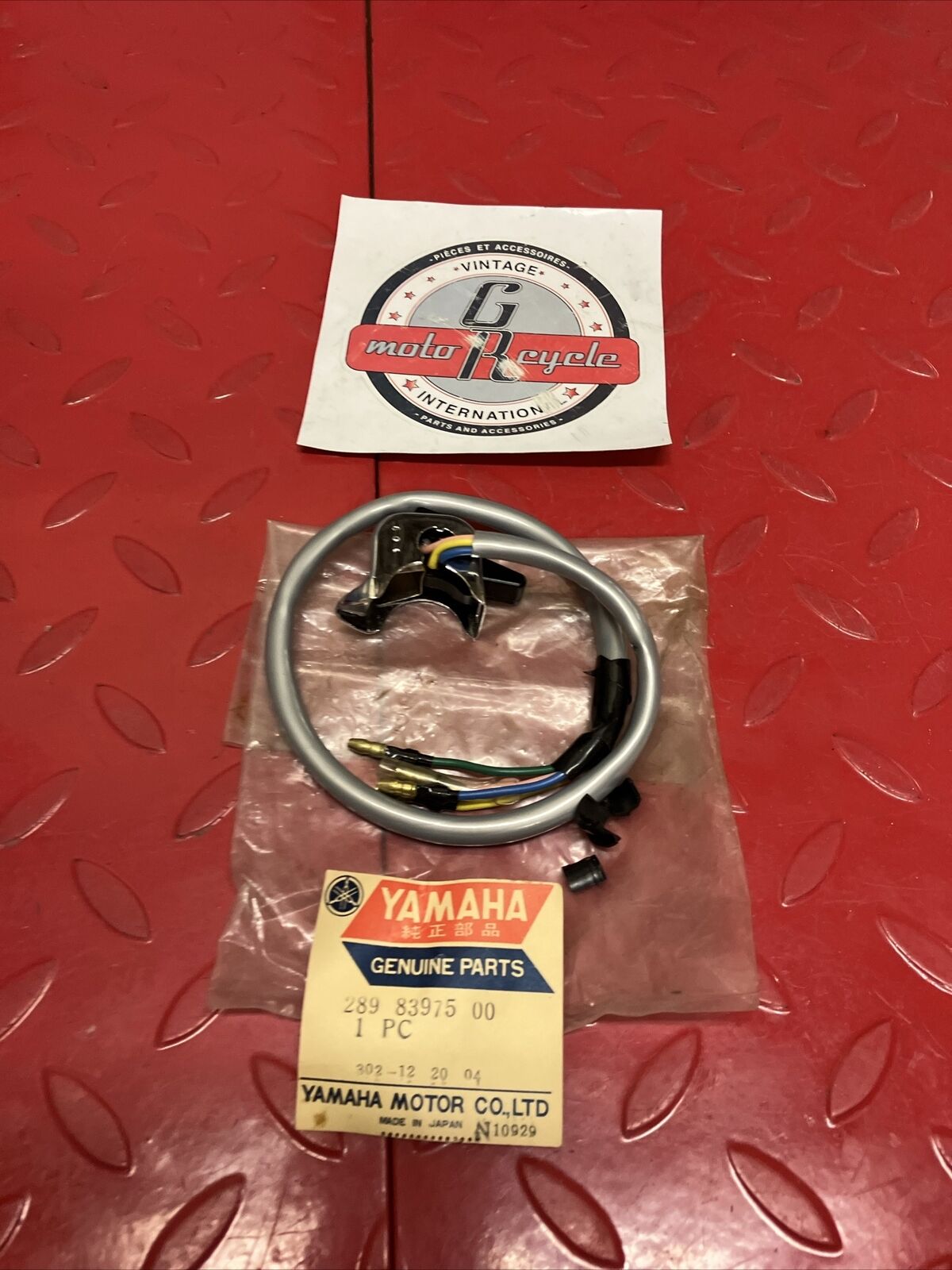 NOS YAMAHA JT2 1972 SWITCH  HANDLE 2   289-83975-00-00 Y38