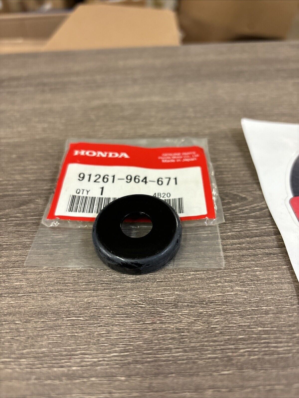 NOS Honda CR125R CR250R NX125 XR200R CUSHION ARM PIVOT SEAL 91261-964-671 H126