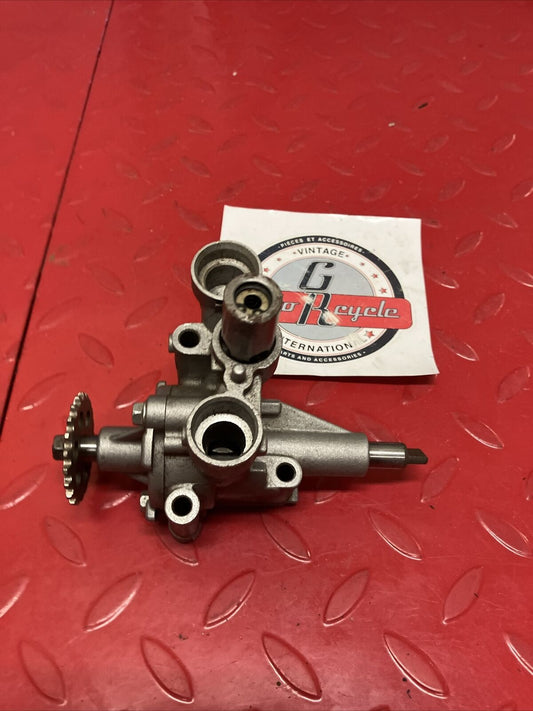 Honda VF500C VF500F 1984 1985 oil pump assembly U3