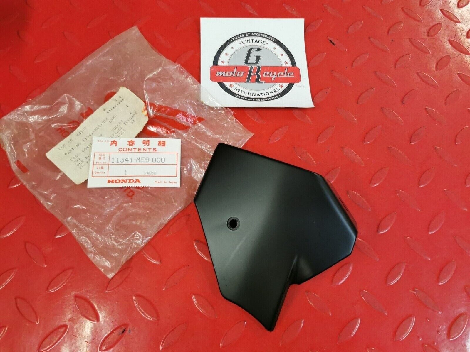 NOS HONDA  VT700C 1983 1984 COVER  L  RR  11341-ME9-000 H39