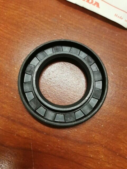 NOS Honda OIL SEAL (33X57X7) 91205-283-010 SUB. 91205-283-015 H68