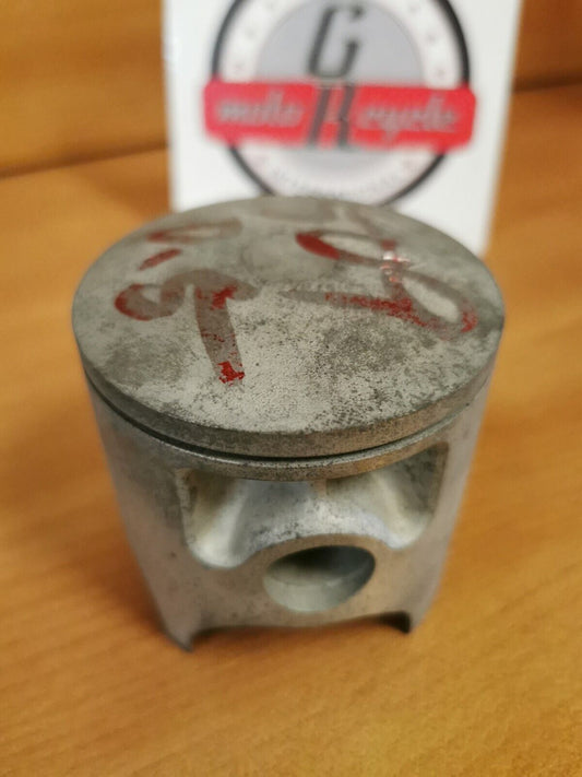 NOS YAMAHA MX250 YZ250 1975 1976  PISTON 2 O/S 0.50   509-11636-01-00  Y46
