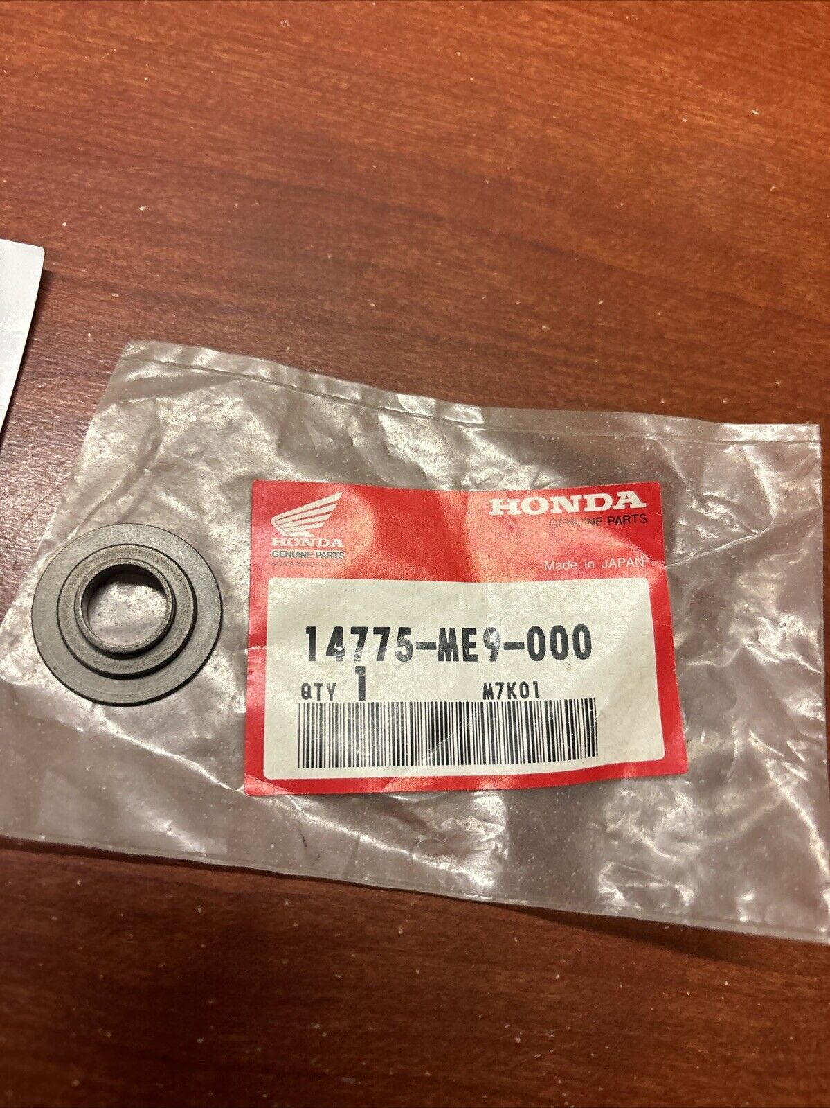 NOS Honda NT650 NTV650 NV400C VT1100C VALVE SPRING SEAT 14775-ME9-000 H171