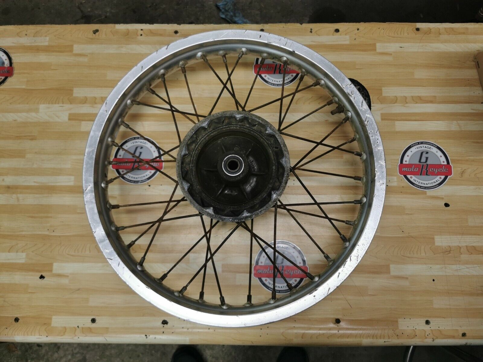 Suzuki RM125 1984 rear back wheel hub rim 64110-01B02
