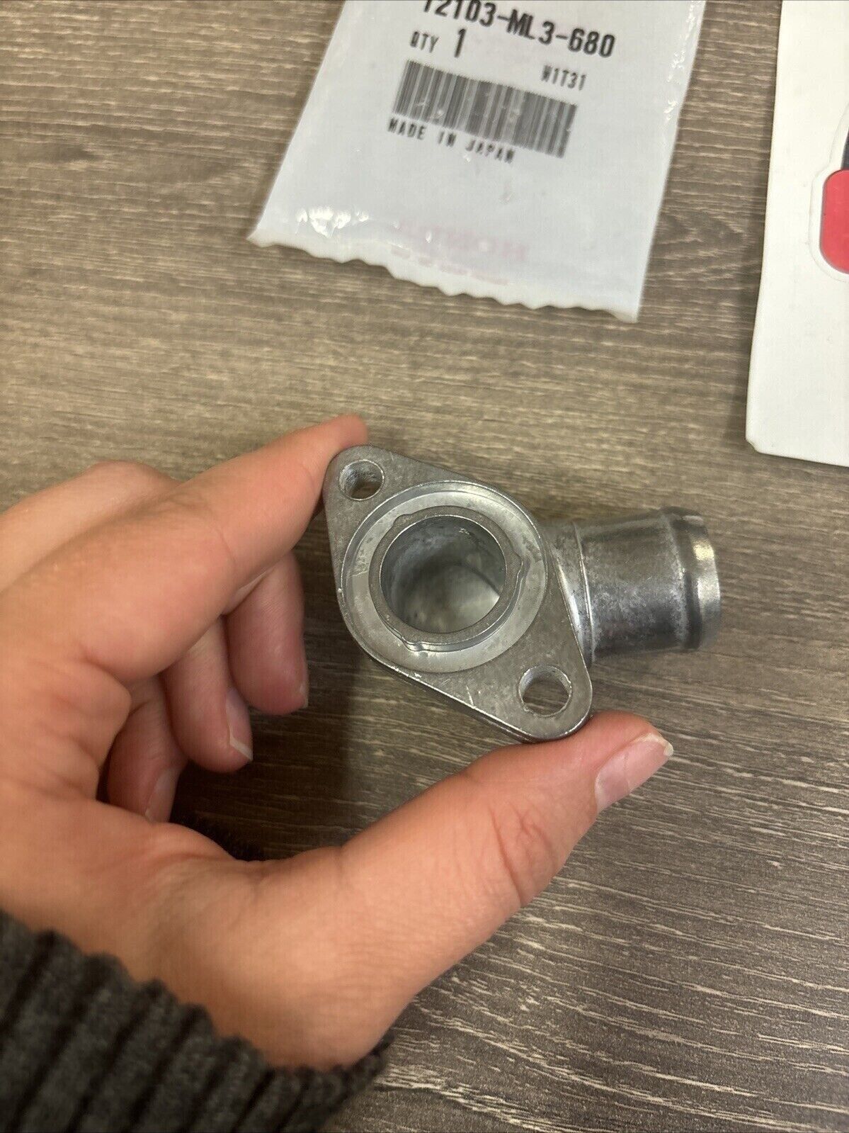NOS Honda 1989 - 2001 CR500R WATER HOSE JOINT 12103-ML3-680 H117