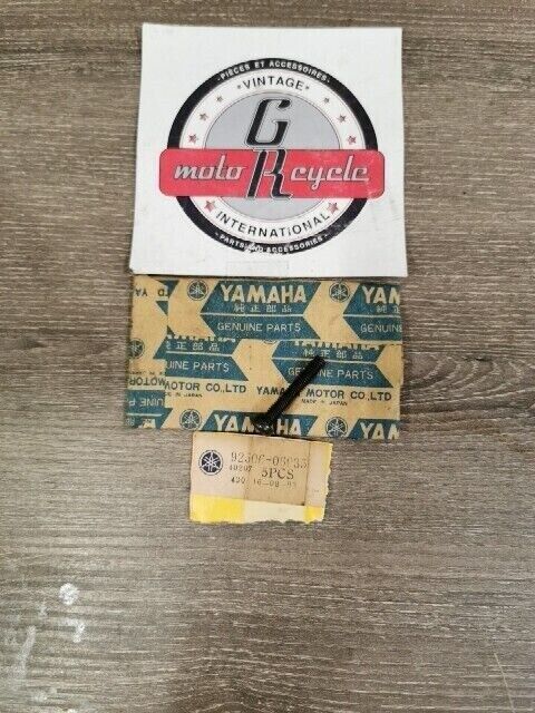 NOS YAMAHA EF1000AX YG4000DJ YG6600DJ EF2600A SCREW PAN HEAD 92506-06035-00 Y151