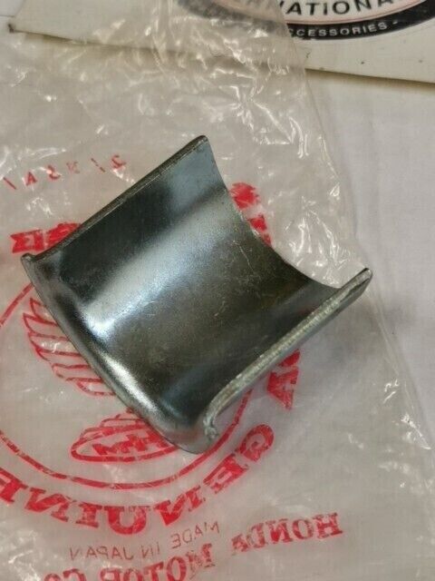NOS HONDA CB250 COLLAR PIPE JOINT 18233-286-000 H70