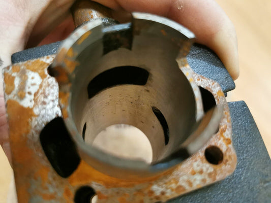 NOS YAMAHA 1966 YL1 - 1967 YL1E  CYLINDER 2  134-11321-01-00 Y38