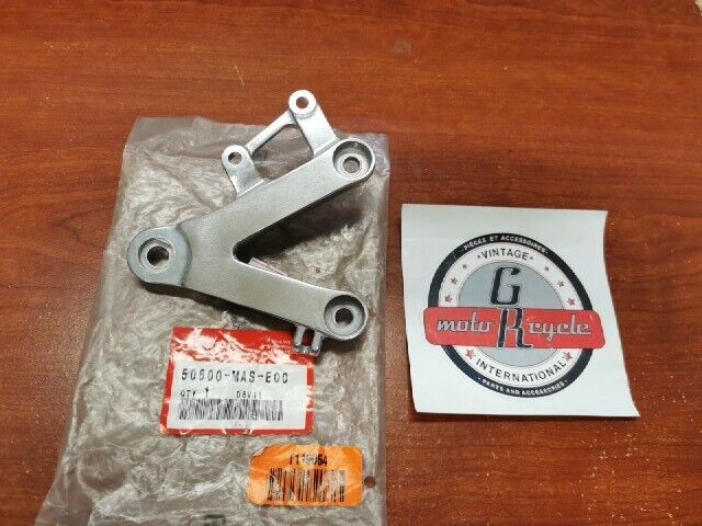 NOS Honda 1998 - 1999 CBR900RR RIGHT MAIN STEP HOLDER 50600-MAS-E00 H108