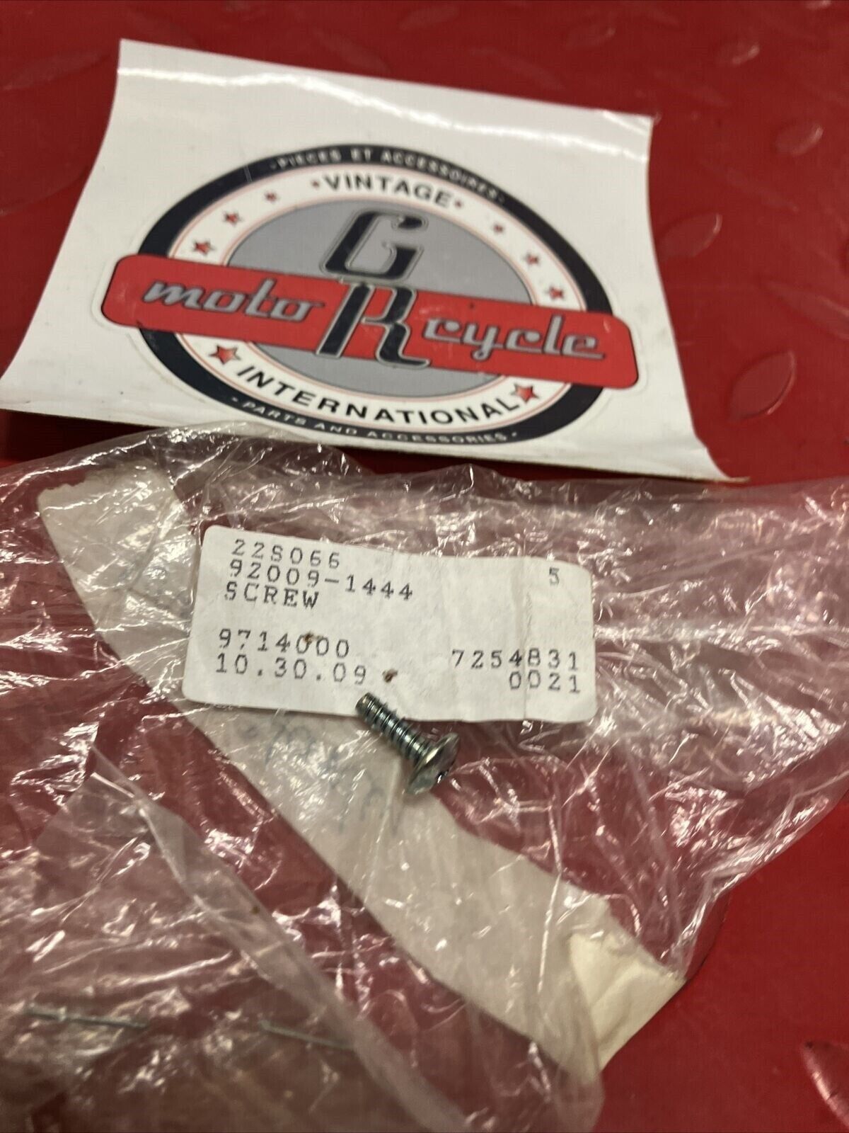 NOS KAWASAKI SCREW 92009-1444 K14