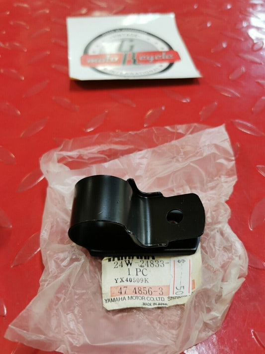 NOS Yamaha YTM200 BRACKET CARRIER 2 24W-24833-00-00 Y26
