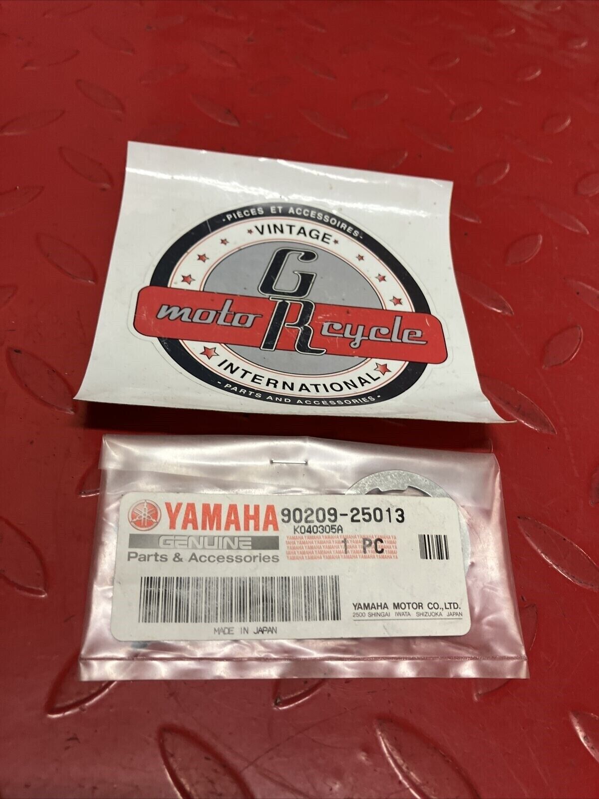 NOS YAMAHA WASHER 90209-25013-00 Y62