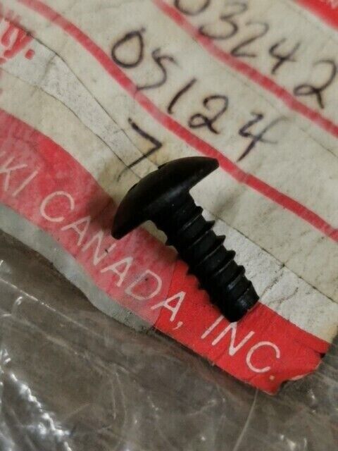 NOS SUZUKI AE50 GS500E GSX1100F GSXR750W RM250 RMX250 SCREW 03242-05124 S46