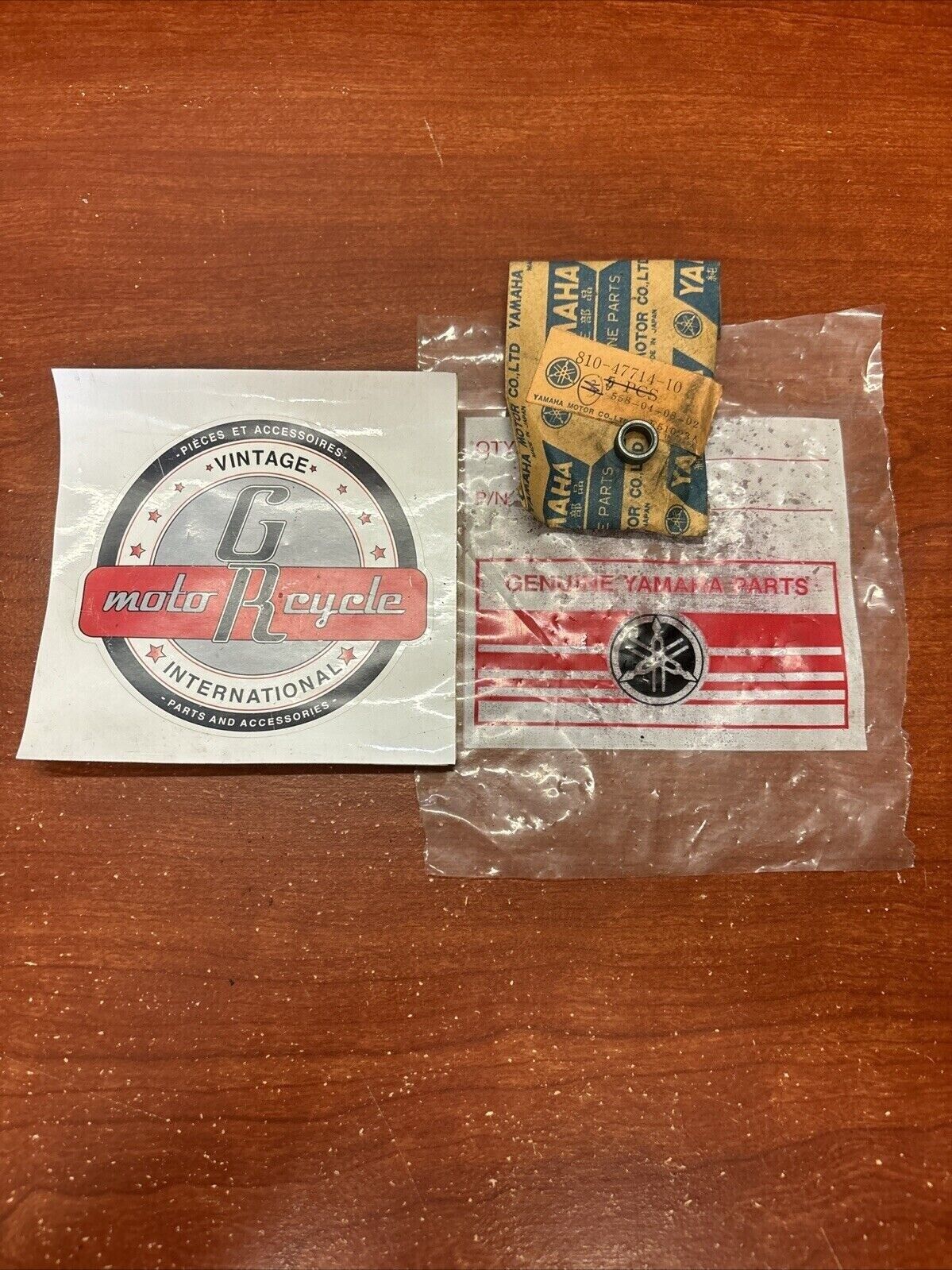 NOS Yamaha SOLID BUSH 810-47714-10-00 SUB 90380-08002-00 Y185